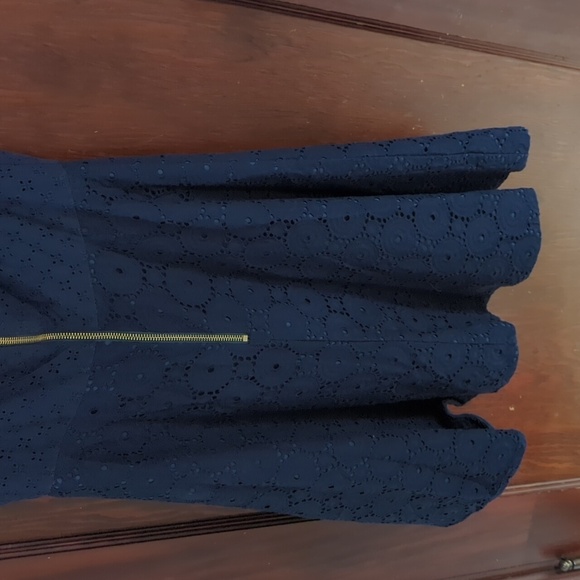 Draper James Dark Navy Eyelet Partial Open Back Feminine Dress Size 6 - Picture 7 of 9